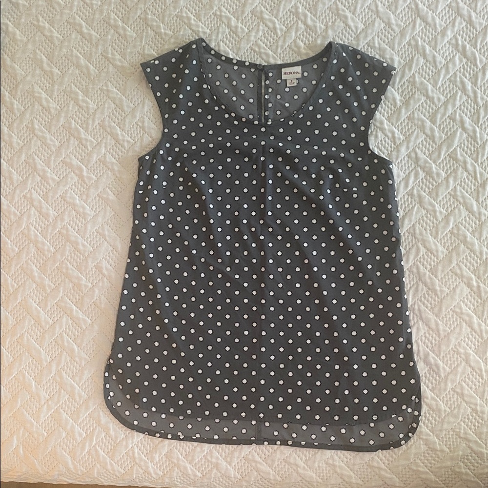 Merona Charcoal Polka Dot Sleeveless Blouse Women’s Size S Casual Office Fun